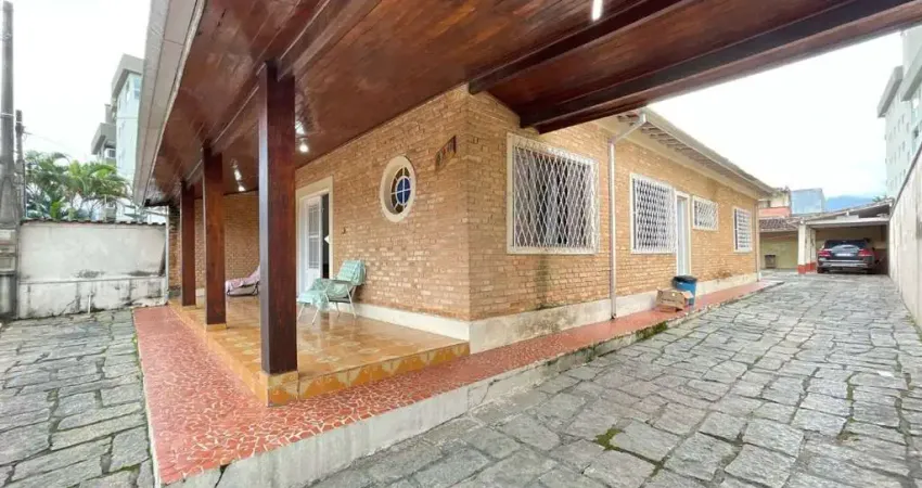 Casa com 3 quartos à venda no Centro, Ubatuba 