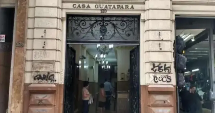 Casa à venda na Rua Barão de Itapetininga, 120, República, São Paulo