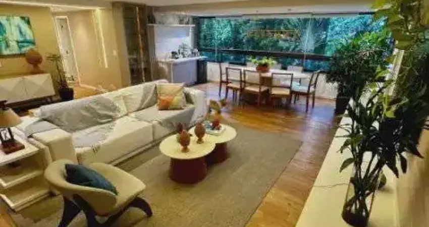 Apartamento reformado próximo a Praça de Casa forte, 3 quartos, 2 suítes com lazer