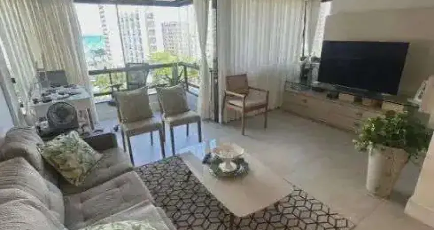 Apartamento com vista para o Mar, 108m2, reformado, nascente, ventilado, 3 quartos com 2 vaga