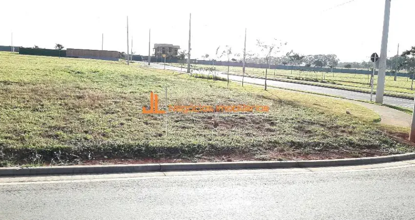 Lote de Esquina com 520,68 m² em Frente à Praça – Terras Alphaville 1 – Senador Canedo (GO)