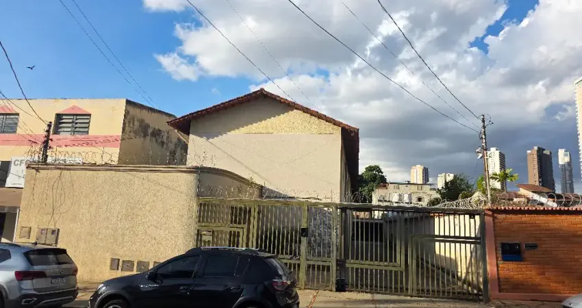 Oportunidade de Investimento — 3 Sobrados em Localização Privilegiada