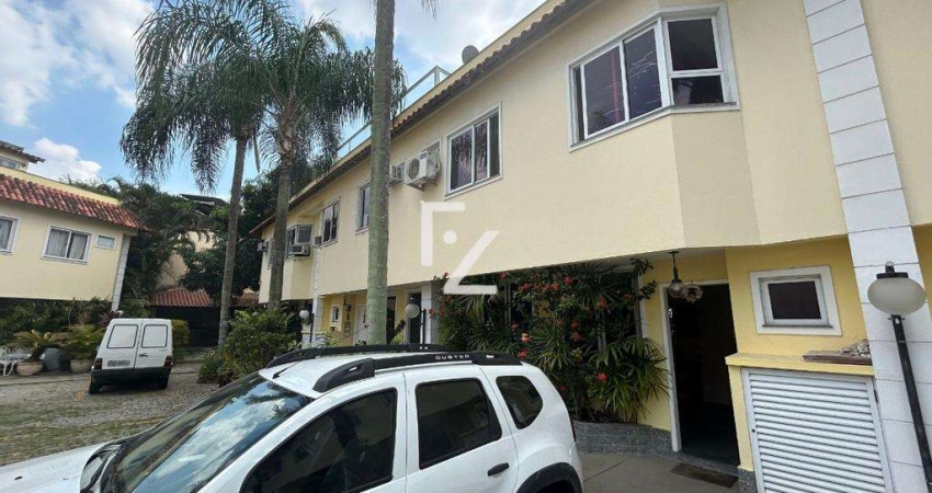Triplex com Área Gourmet e Vista Privilegiada no condomínio Parque das Palmeiras próximo ao centro da Taquara, RJ.