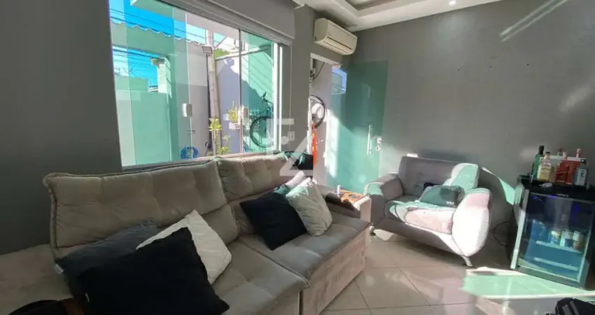 Casa Duplex com Duas Suítes na Taquara