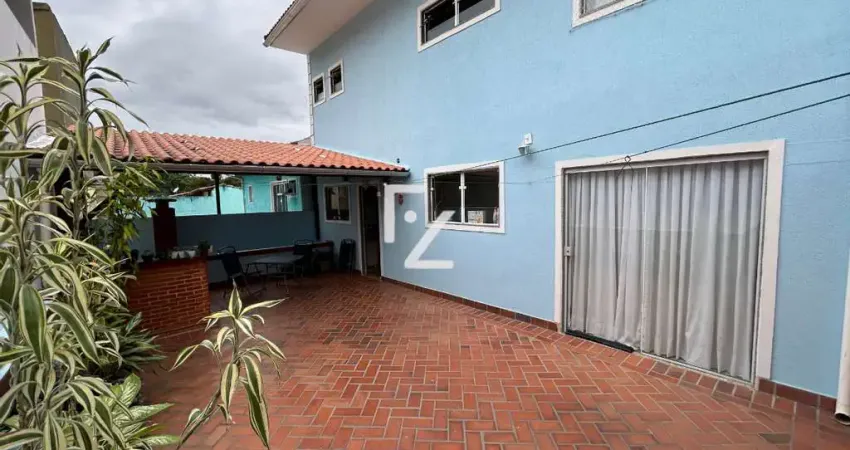 Casa Exclusiva em Condomínio Fechado com Salão de Jogos e Área Gourmet
