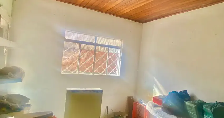 Casa à Venda com 1 sala, quarto e cozinha na Casa Verde Média