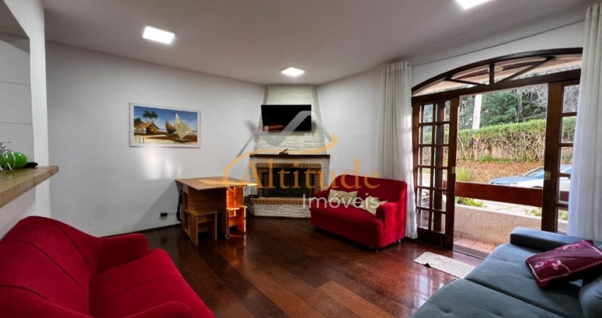 Apartamento Térreo com Lareira, Sacada e 3 Dormitórios no Morro do Elefante