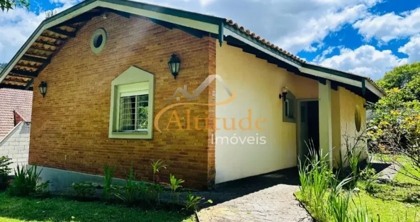 Casa térrea envolta pela natureza numa localização excepcional