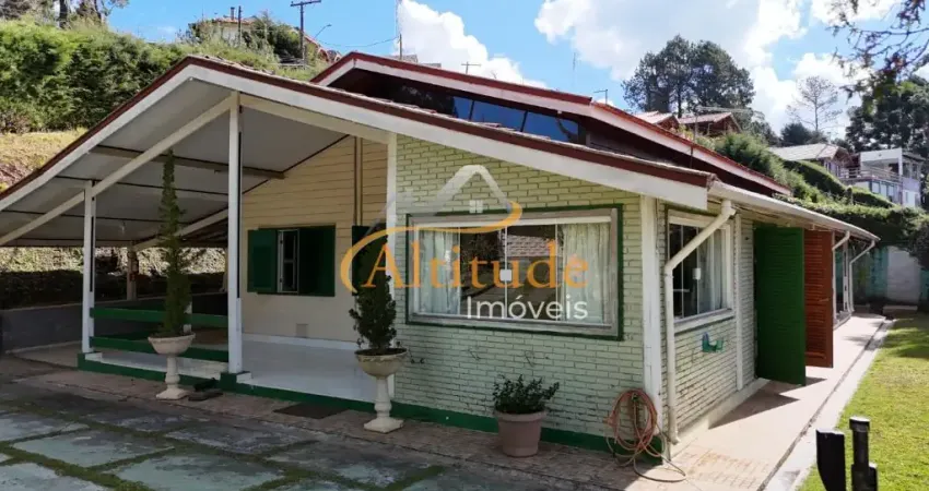 Casa Térrea com Ótimo Terreno e Vista Incrível em Campos do Jordão