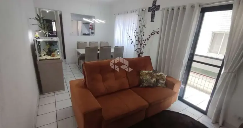 Apartamento com 02 dormitórios (01 suíte), com sacada, 01 sala ampla com sacada, 01 cozinha, 01 banheiro, 01 área de serviço, 01 vaga de garagem, elev