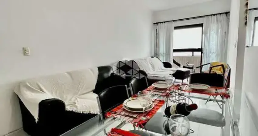 Vende apartamento semi-mobiliado de 01 dormitório, sacada, elevador, e vaga garagem.