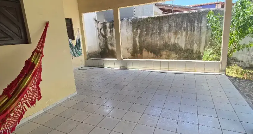 Casa com localização excelente  à venda na av. das alagoas – neópolis / conjunto pirangi, natal-rn