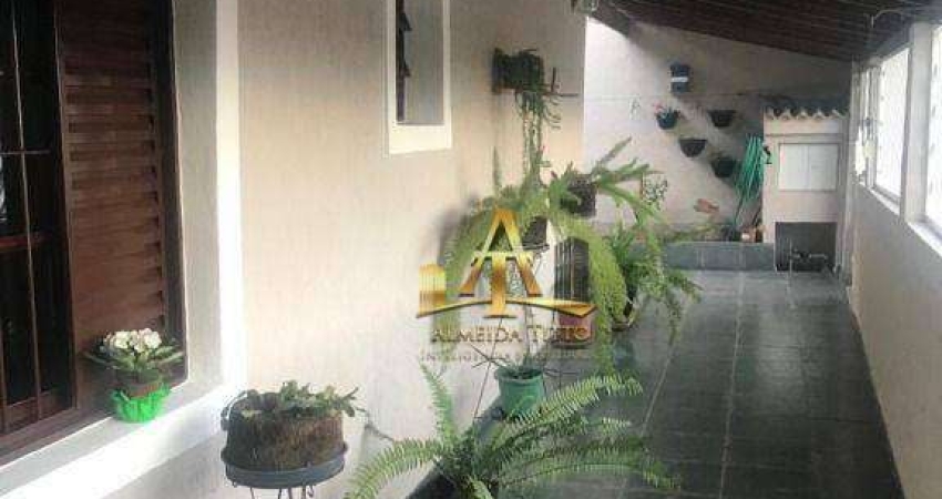 Casa com 3 dormitórios à venda, 240 m² por R$ 739.000,00 - Vila Pouso Alegre - Barueri/SP