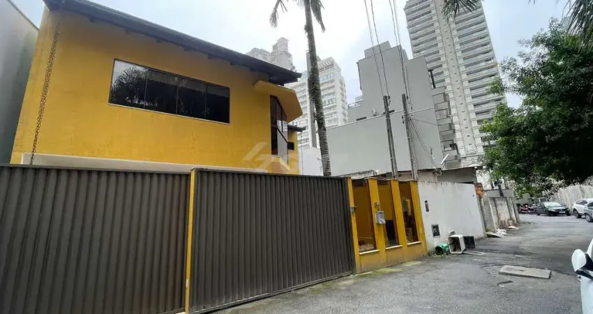 Casa mobiliada para locação anual no bairro fazenda em itajaí