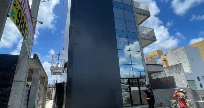 Sala Comercial / Andar inteiro, para alugar (na Avenida Júlia Freire)