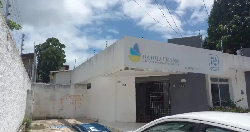 Térrea para venda tem 200 metros quadrados com 6 quartos em Tambiá - João Pessoa - PB