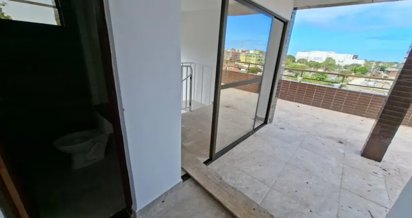 Apartamento em excelente localização em mangabeira, na avenida principal que vai para o shopping