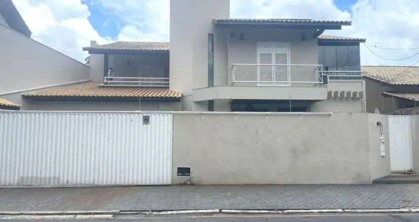 Casa com 4 quartos para alugar no Centro, Campos dos Goytacazes 