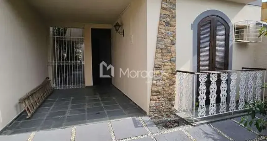 Casa com 3 quartos para alugar no Centro, Campos dos Goytacazes