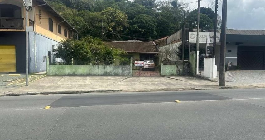 Terreno Comercial C/ Area Total de 310,00 m2 + Residencia em Alvenaria No Bairro Iririu!