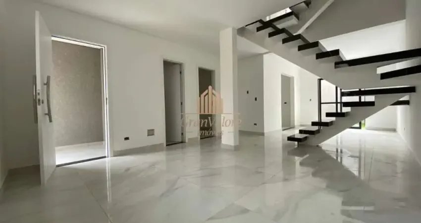 Tríplex com terraço e duas suítes