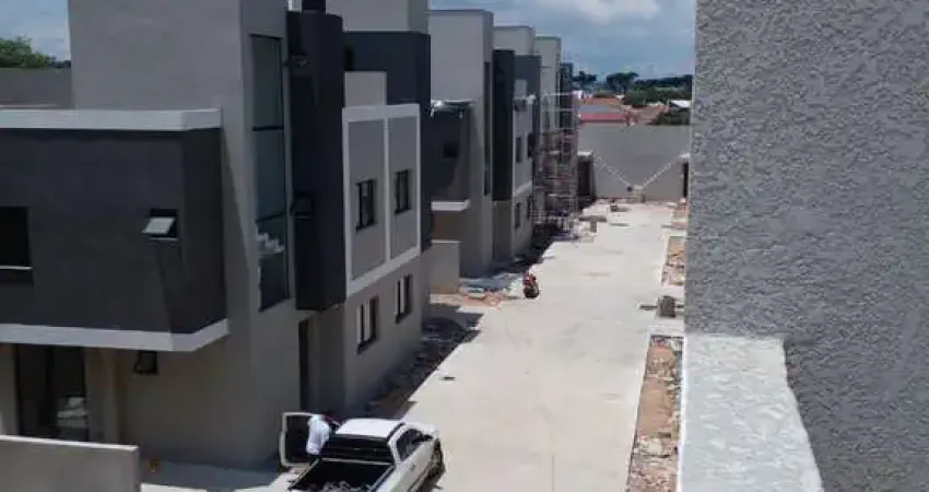 Casa com 3 quartos à venda na Rua Rodolfo Bernardelli, 569, Uberaba, Curitiba