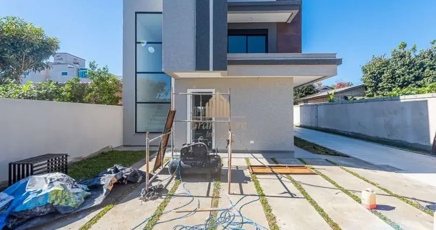 Sobrado à Venda com 3 quartos, 4 banheiros, 3 vagas e 149m²