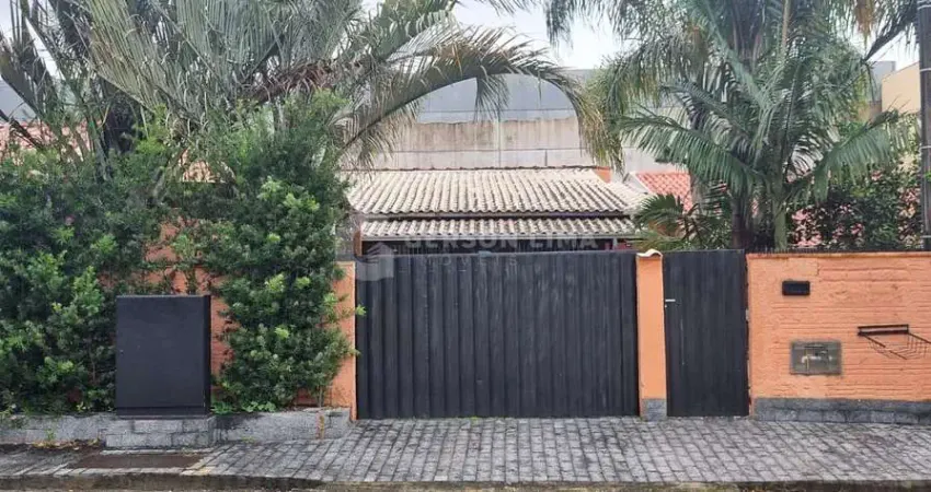Casa com 3 quartos à venda no Centro, Penha 