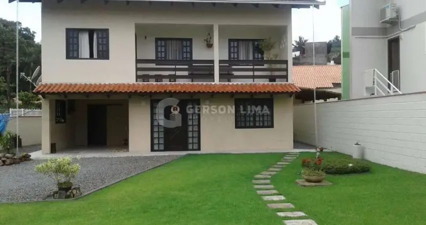Casa com 4 quartos à venda no Bom Retiro, Joinville 