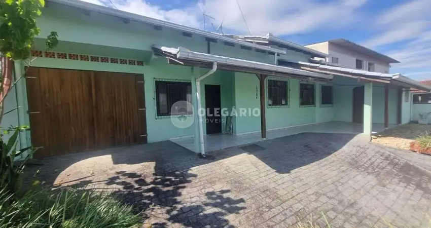 Casa com 4 quartos à venda no Centro, Penha 