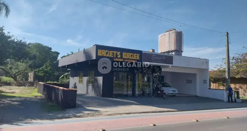 Casa comercial à venda na Praia de Armação do Itapocorói, Penha