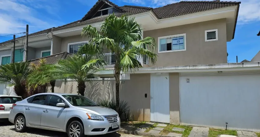 Casa em condomínio fechado com 4 quartos para alugar na Estrada dos Bandeirantes, 01, Vargem Pequena, Rio de Janeiro