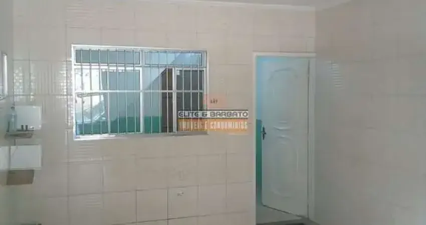 Casa Sobrado com 2 Quartos para Alugar na Rua Tóquio, Centro de Diadema.