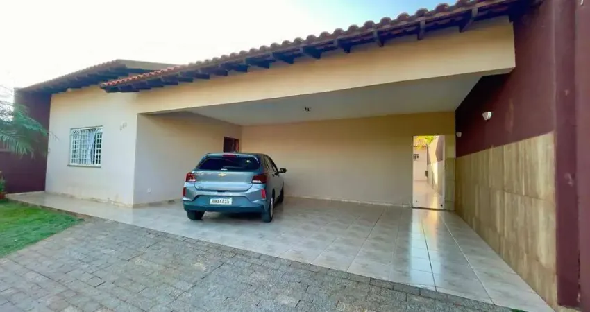 Casa com 3 quartos à venda no Jardim Roland, Rolândia 
