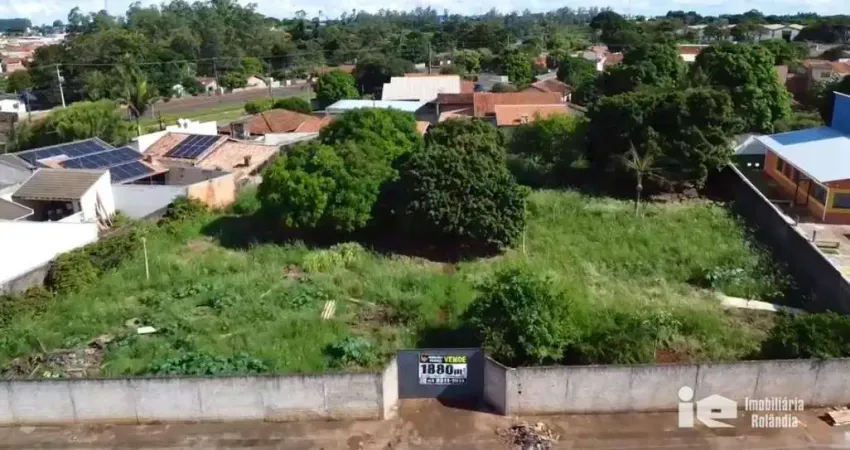 Lote com 1880 m² na Vila Oliveira por R$700.000 - Rolândia/PR