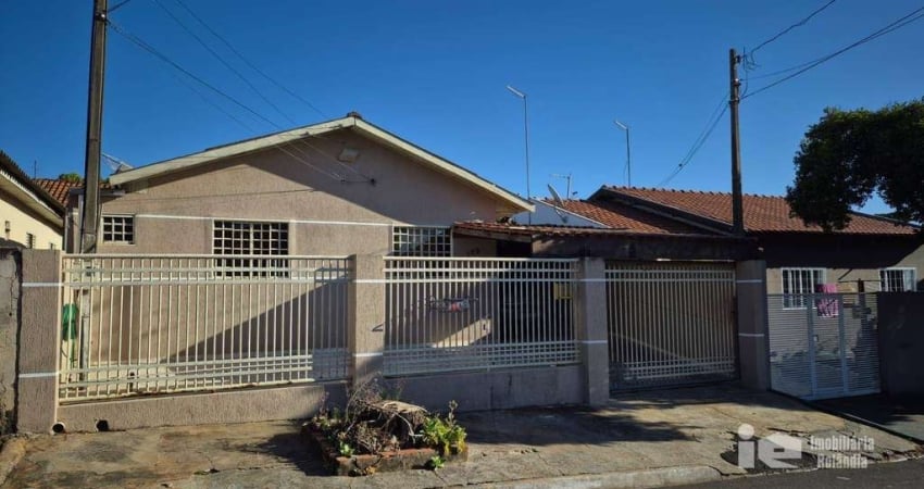 Casa com 3 dormitórios à venda, 117 m² por R$ 180.000,00 - Jardim Monte Carlo - Rolândia/PR
