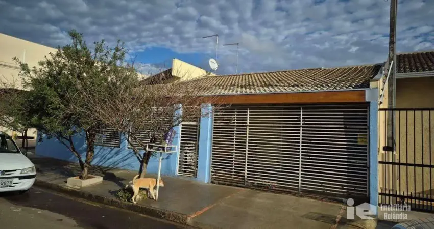 Casa com 2 dormitórios à venda, 69 m² por R$ 280.000 - Jardim Coliseu - Rolândia/PR