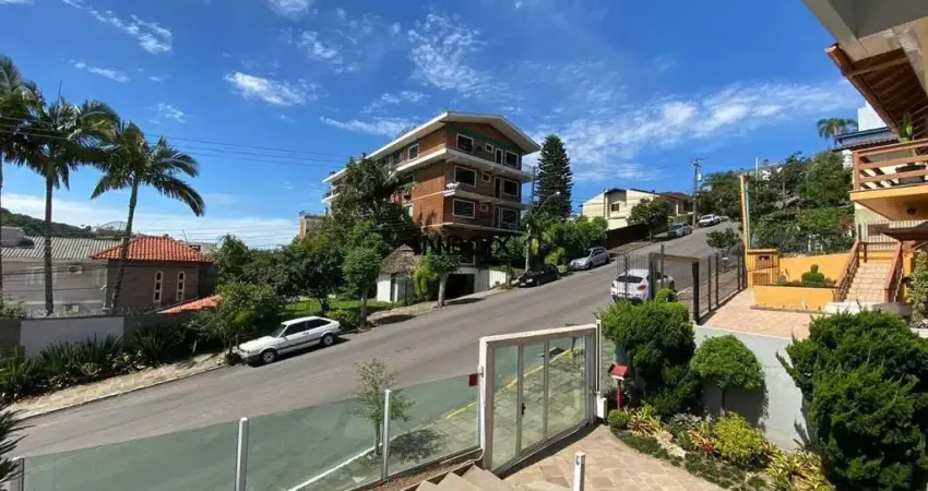 INBOX CIA IMOBILIARIA ALUGA EM BENTO GONÇALVES - Casa com 04 quartos sendo 01 suíte no bairro borgo