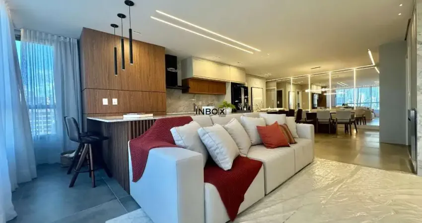 INBOX CIA IMOBILIÁRIA VENDE- Apartamento de 3 suites NO CENTRO.