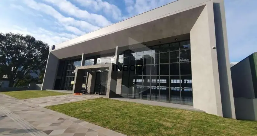 SALA COMERCIAL COM 1100M² PRÓXIMA AOS PAVILHÕES DA FUNDAPARQUE