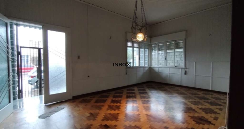 AMPLA CASA COM 5 QUARTOS NO BAIRRO CIDADE ALTA EM BENTO GONÇALVES