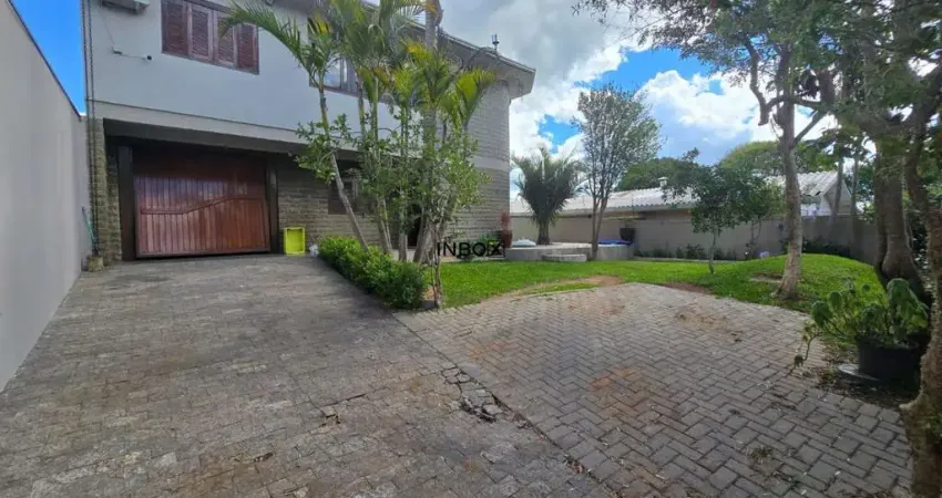 Linda casa individual semimobiliada com 03 dormitórios e piscina localizada no bairro juventude da enologia na cidade de bento gonçalves