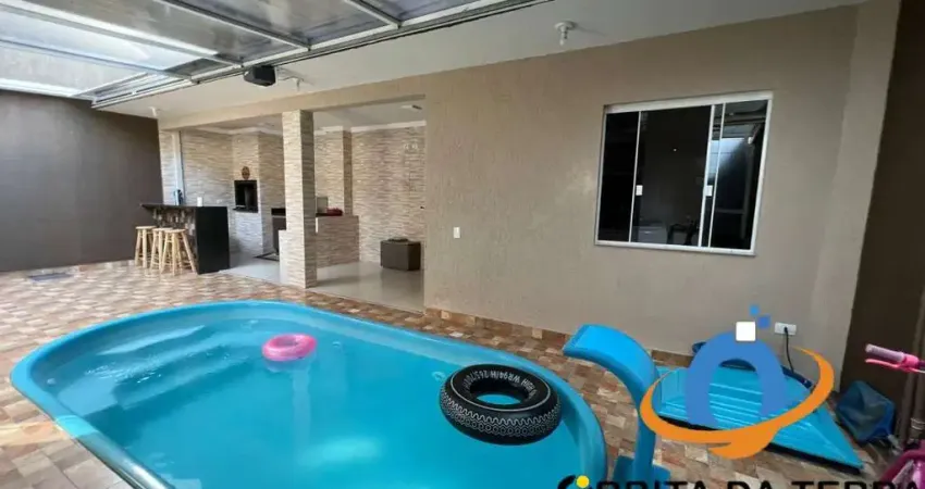 Casa à venda em Curitiba-PR: 3 quartos, 1 suíte, 3 banheiros, 4 vagas de garagem, 140m² no Pinheirinho!