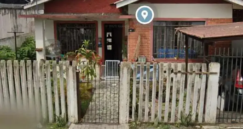 TERRENO ZS-1 COM UMA CASA CONSTRUÍDA EM EXCELENTE LOCALIZAÇÃO Terreno amplo com uma casa residenciais construída, terreno com área total de 770,00 m