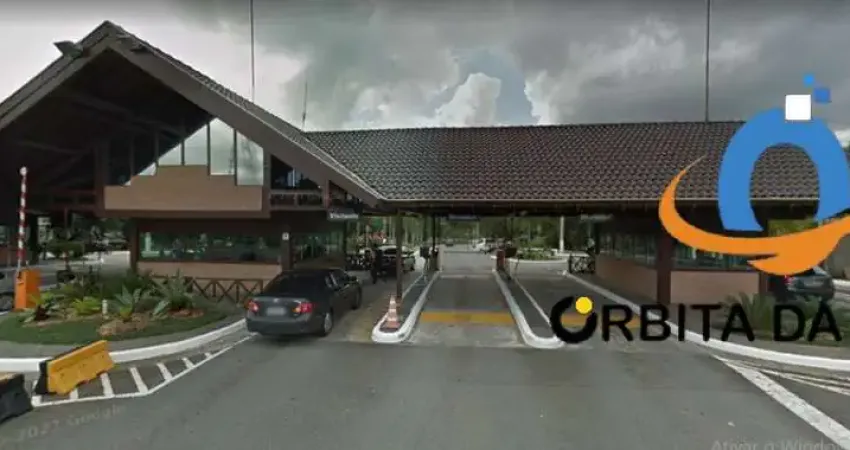 ? Casa em Condomínio Fechado ? 4 Dormitórios, 2 Suítes ? Completa para sua Família! Linda casa ampla e bem distribuída, localizada em condomínio fec