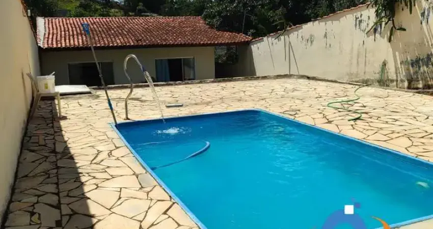 1 sobrado e 1 casa terrea 300m2 de construção garagem fechada pode botar otimo comercio