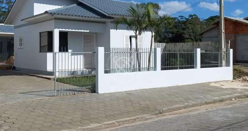 Casa à venda  mobiliada com piscina bairro Lagoão - Araranguá/SC