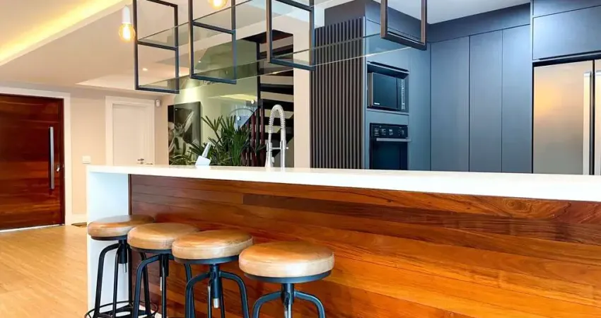 Casa com 3 suítes, vista para o Parque Barigui | Santo Inácio | 4 vagas | R$ 1.790.000