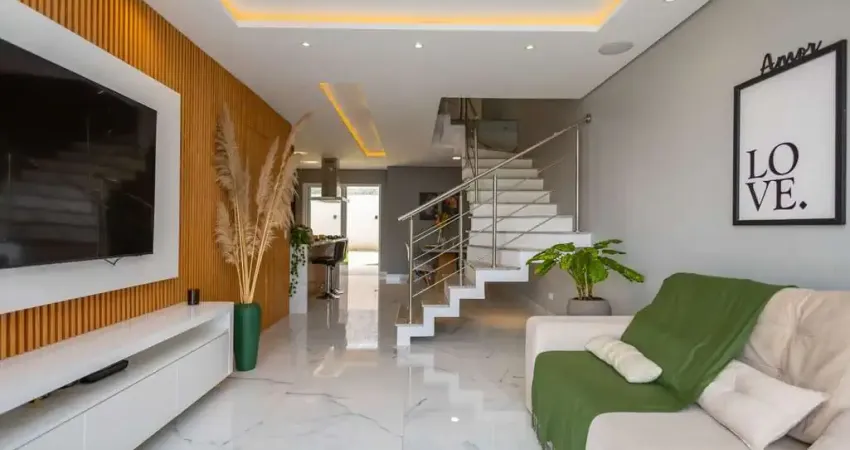 Sobrado em condomínio | 3 dorm. (1 suíte) | 164 m² | R$ 955.000 - Abranches - Curitiba/PR