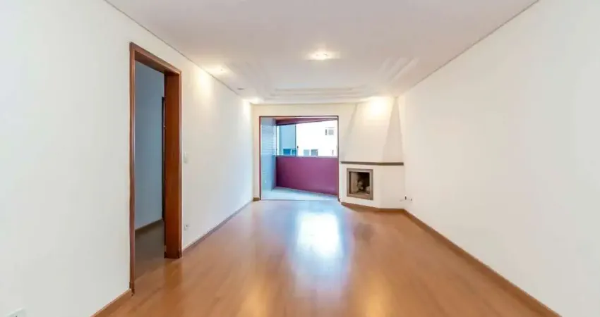 Apartamento 3 quartos à venda no Água Verde, sacada, churrasqueira à carvão, próximo ao Angeloni, com 2 vagas de garagem por R$ 705.000,00